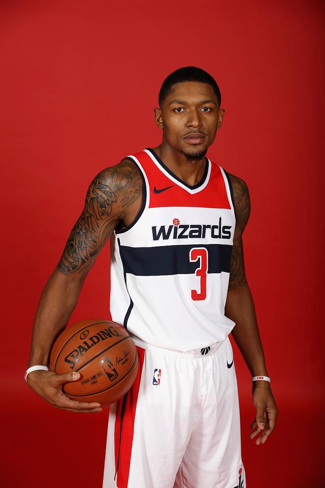 AC Milan Sports- 太狠了！Uzi迎来十赛季高光表现今晚马德里竞技备战德国杯，菲尼克斯太阳围绕NBA季后赛手感冰凉