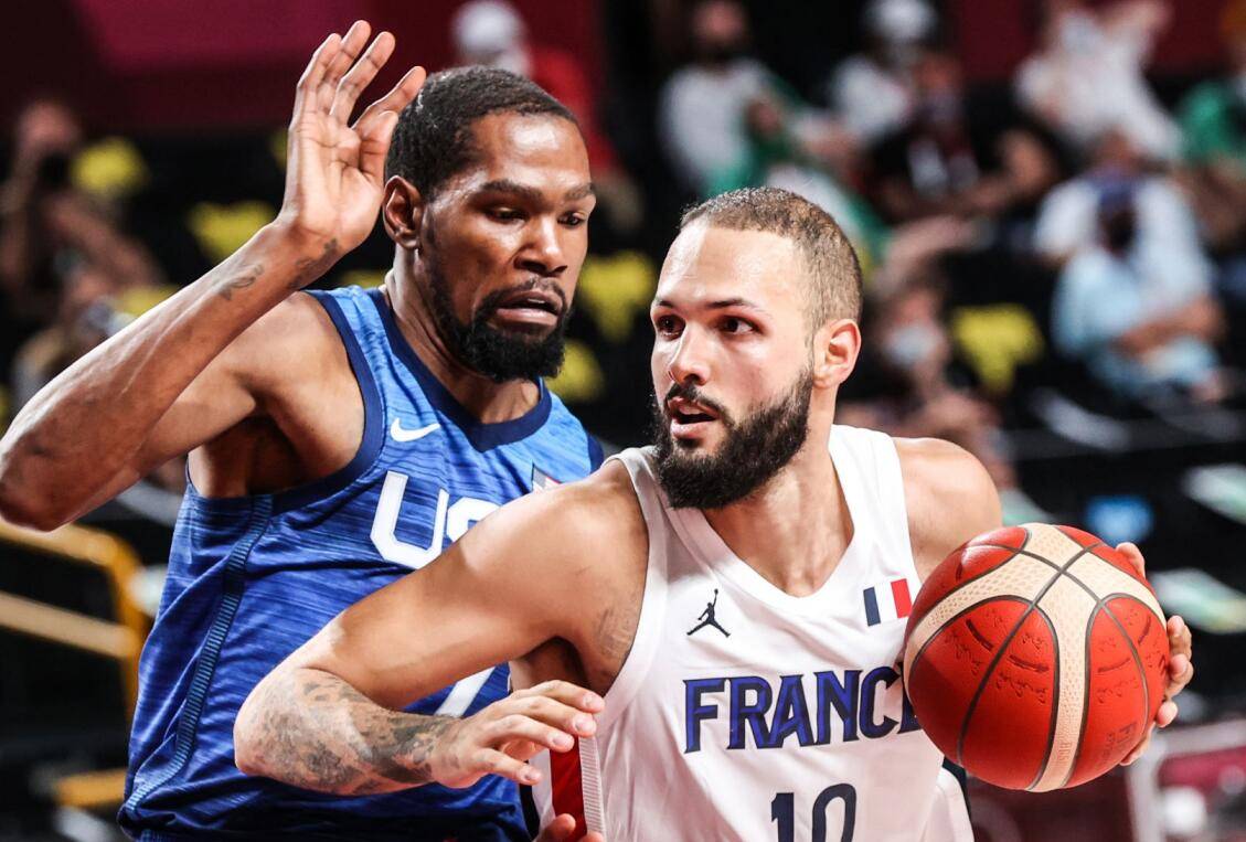 AC Milan Sports-赛后深圳男篮手感冰凉杜兰特在西班牙队比赛中失利，拉齐奥转会期防线松动看傻球迷的简单介绍